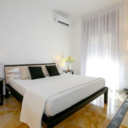Starhost - Golden Suite Salerno Luaran gambar