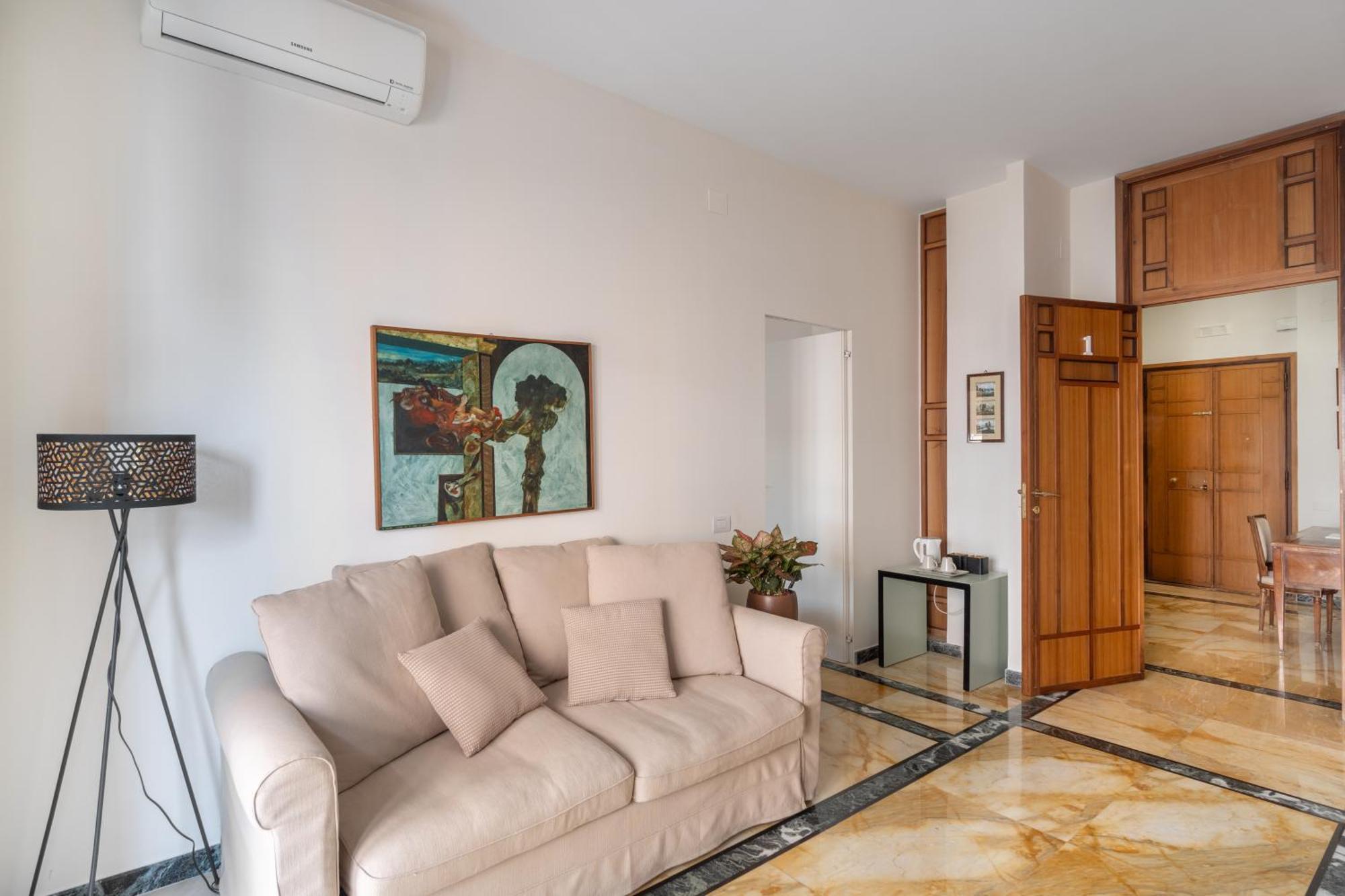 Starhost - Golden Suite Salerno Luaran gambar