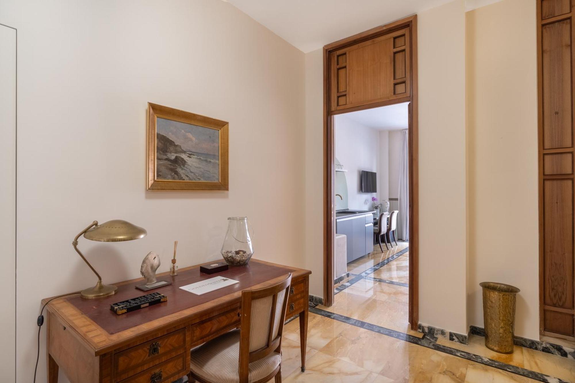 Starhost - Golden Suite Salerno Luaran gambar
