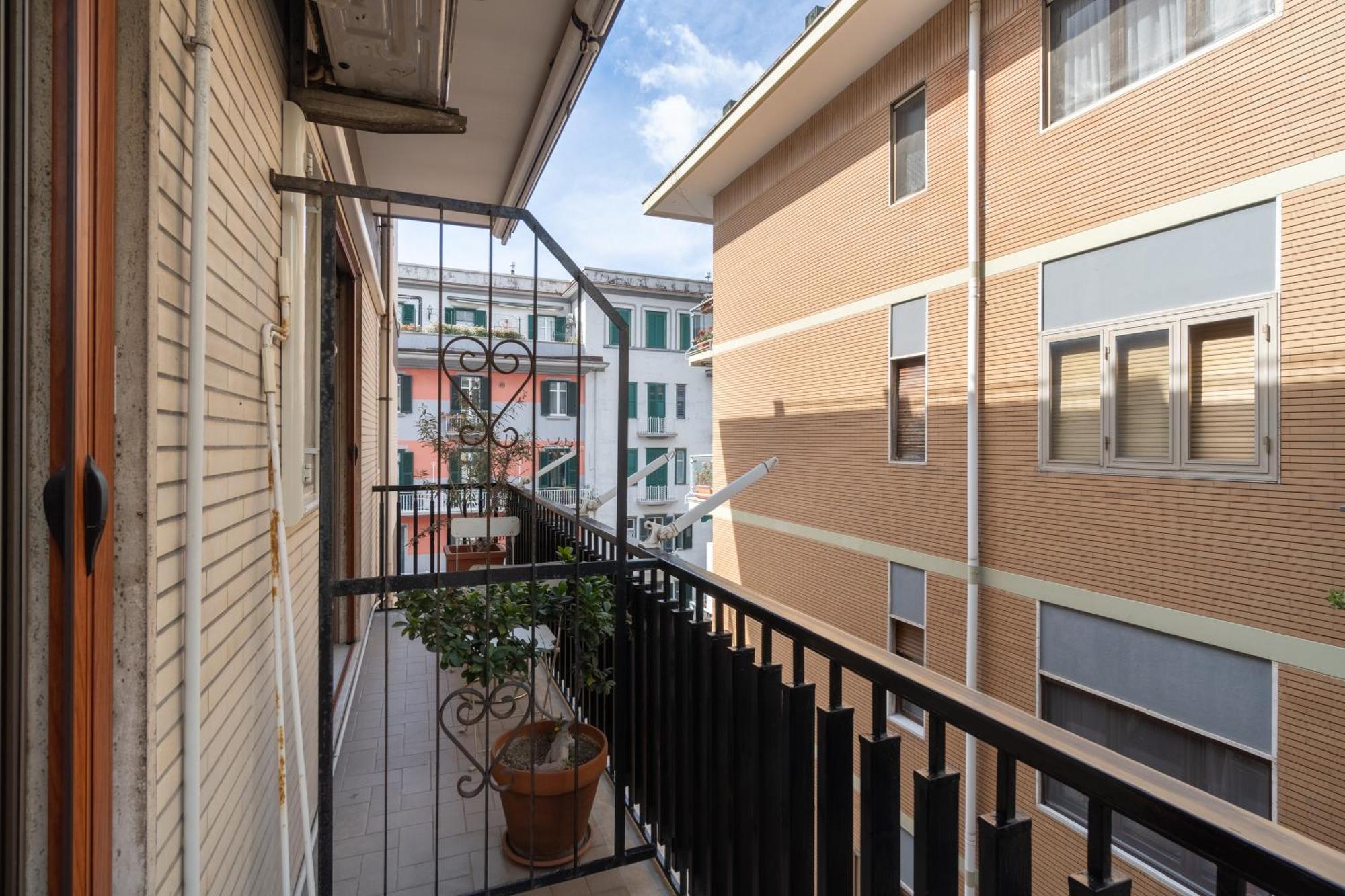 Starhost - Golden Suite Salerno Luaran gambar