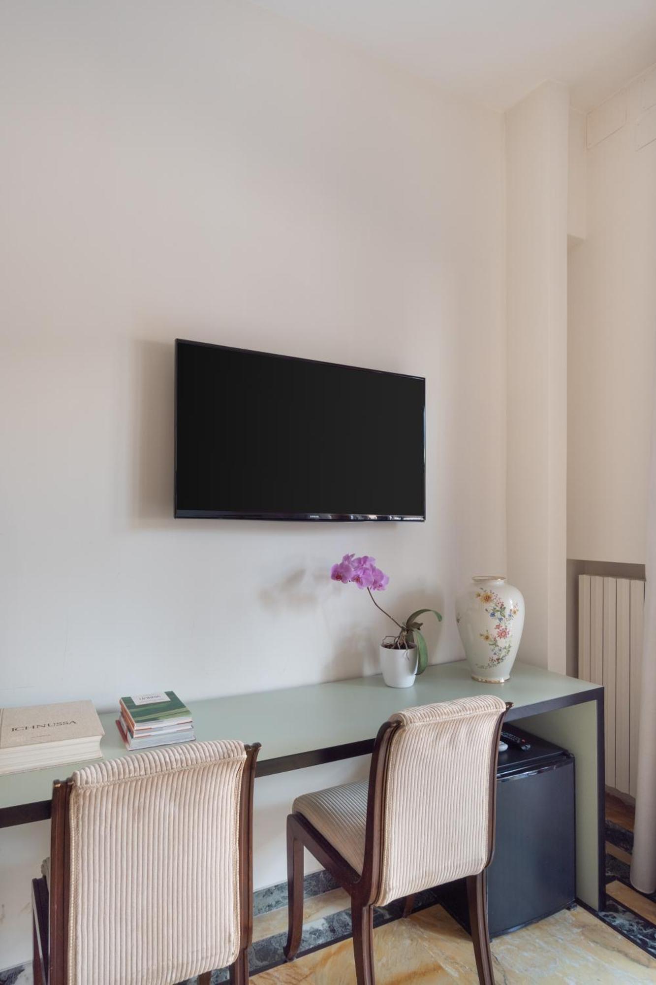 Starhost - Golden Suite Salerno Luaran gambar