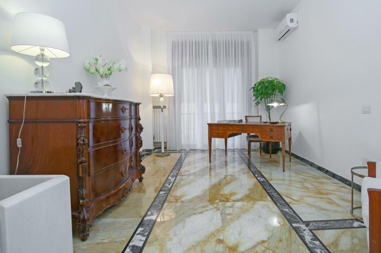 Starhost - Golden Suite Salerno Luaran gambar