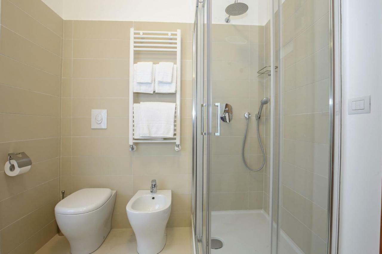 Starhost - Golden Suite Salerno Luaran gambar